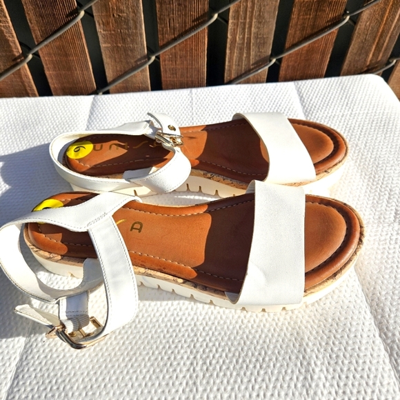 New Unisa Sandals Women's Size 9 - Picture 13 of 16